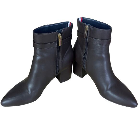 Woman's Boots Tommy Hilfiger Hatly Bootie w/ Block Heel, Size 7 M Dark Brown - Picture 4 of 13